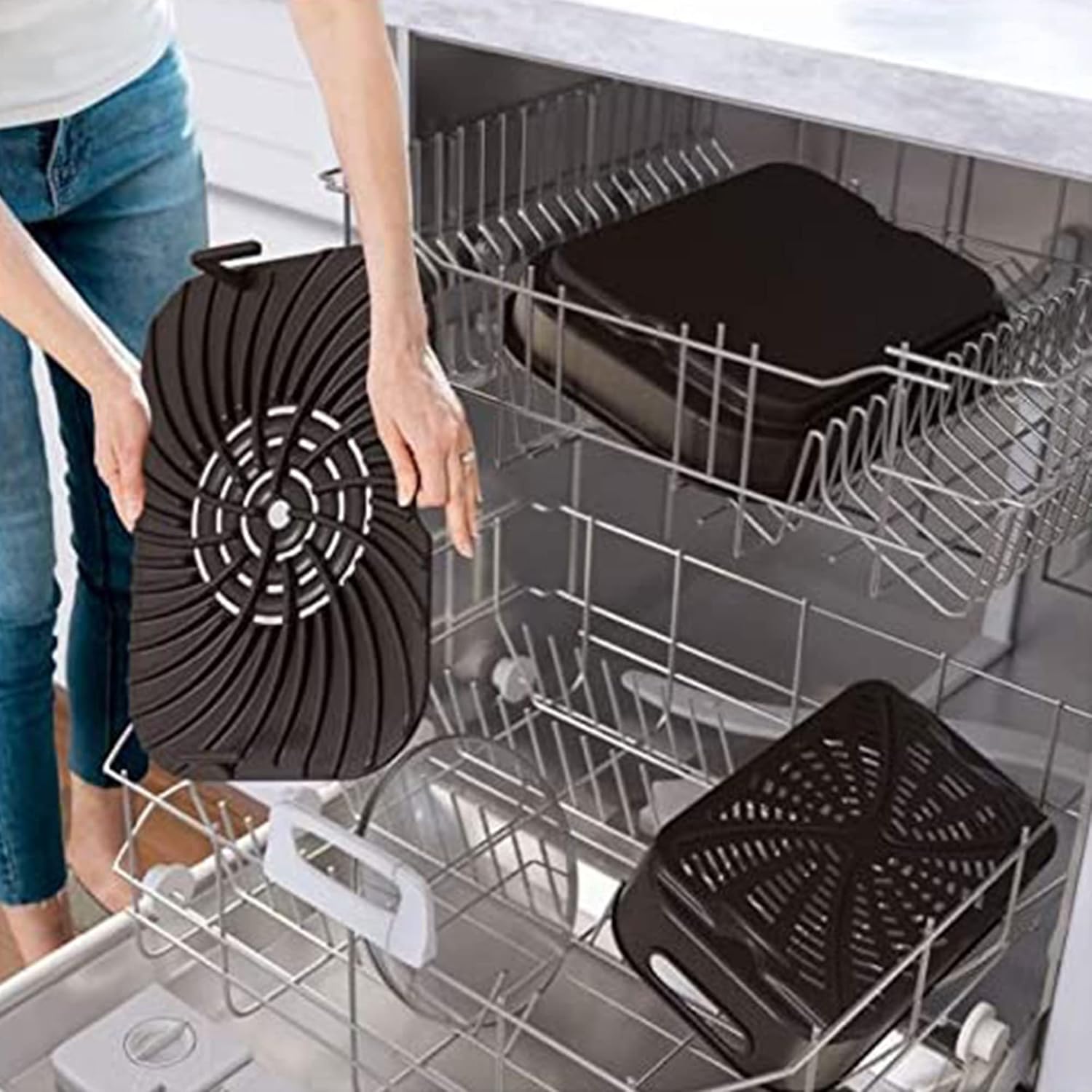 Ninja Foodi 5 In 1 Indoor Grill and Air Fryer with Surround Searing, Removable Grill Gate, Crisper Basket, Cooking Pot, and Smoke Control System - Image 8