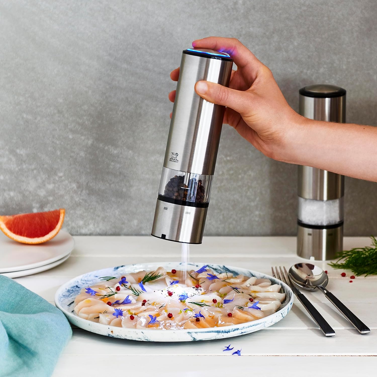 Peugeot - Elis Sense u'Select Electric Salt and Pepper Mill Set - Adjustable Grinders, Battery Powered - Blue LED Light, Stainless Steel, 8-inches - Image 7