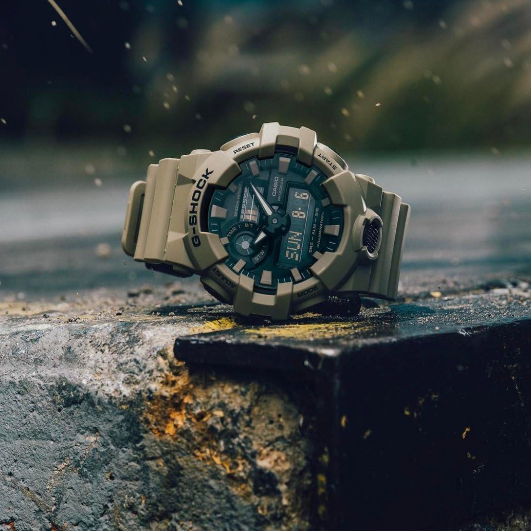 Casio Men's 700UC Series G-Shock Quartz 200M WR Shock Resistant Resin Strap and Case - Image 4
