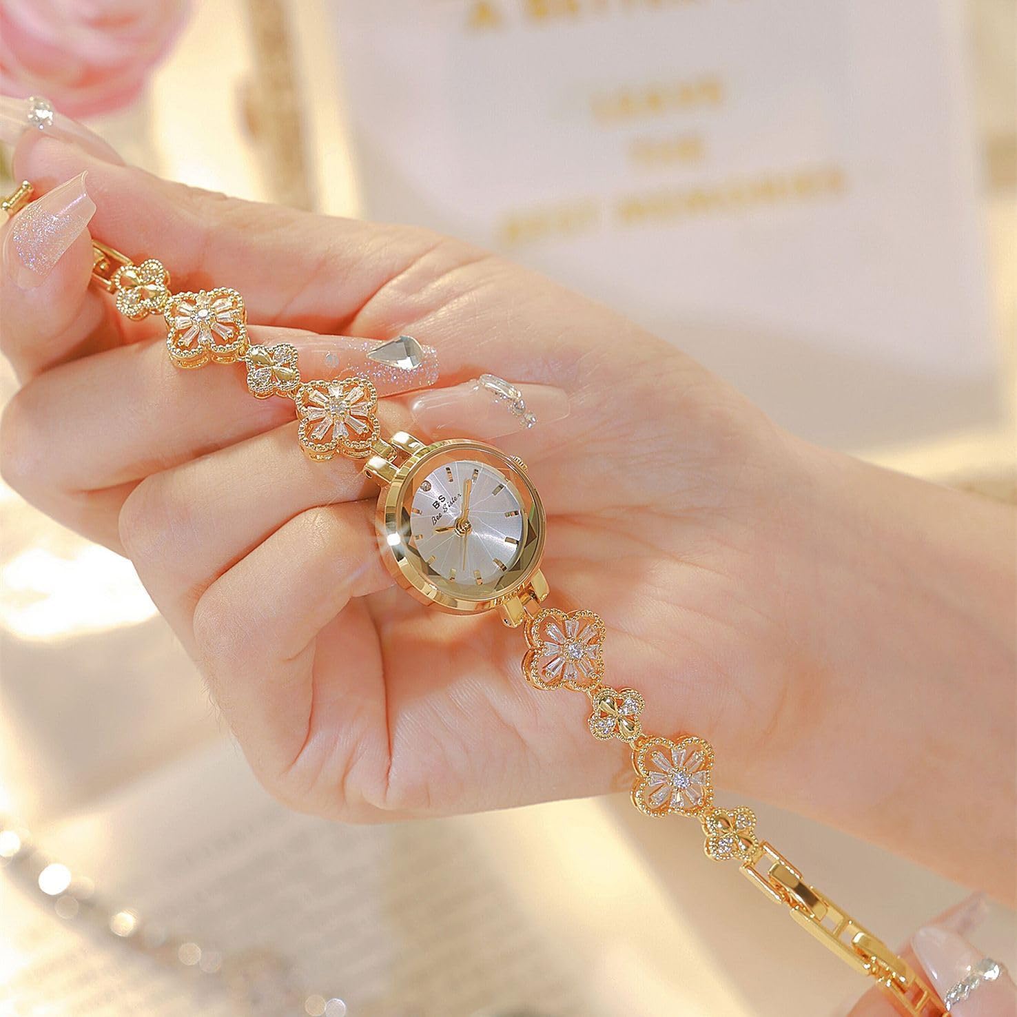 Gosasa Vintage Gold Watch for Women Four-Leaf Clover Diamond Women’s Bracelet Watch Stainless Steel Elegant Dainty Small Ladies Dress Wrist Watch Waterproof Luxury Gift - Image 3