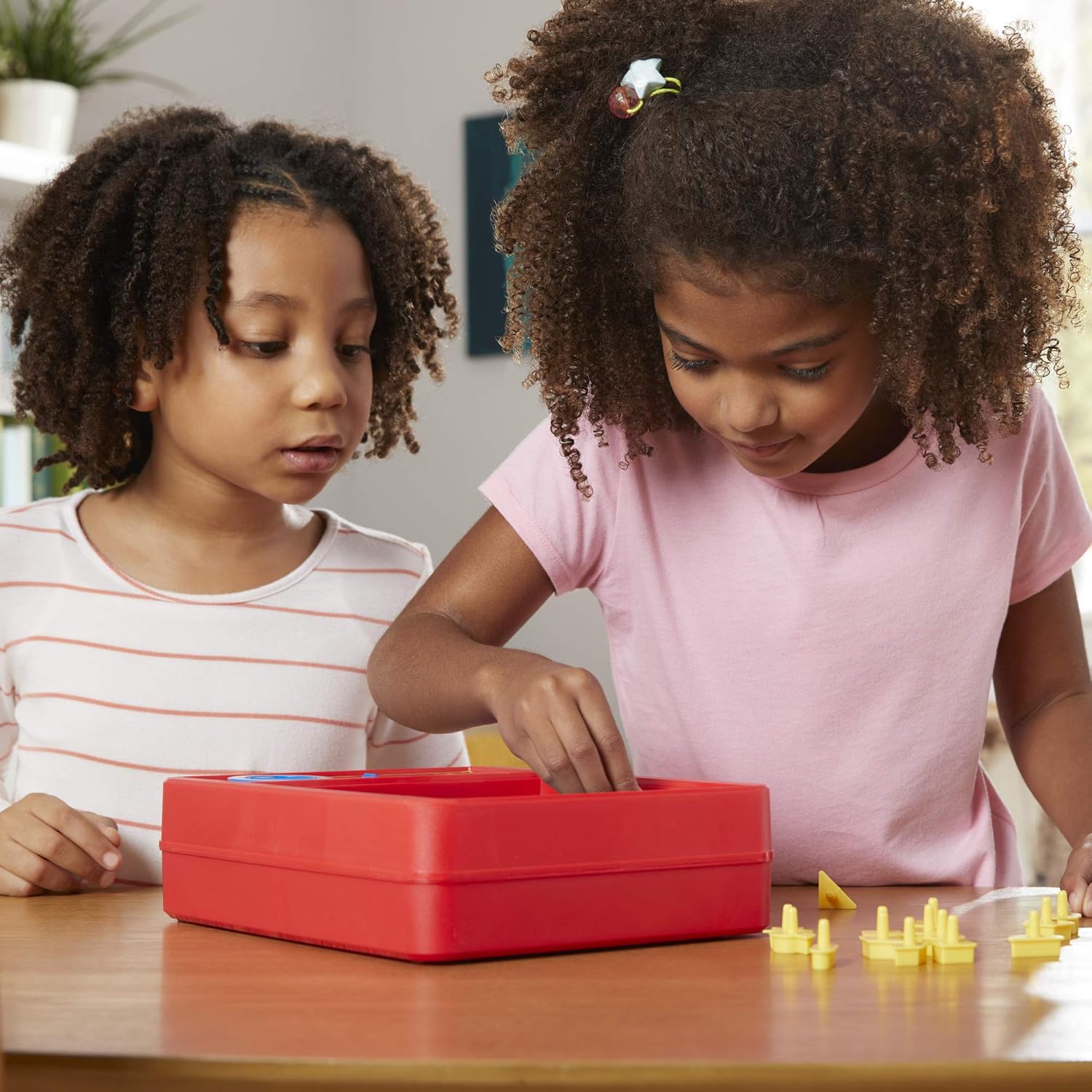 Hasbro Gaming Perfection Game for Preschoolers and Kids Ages 5 and Up, Popping Shapes and Pieces, Preschool Board Games for 1 or More Players - Image 8